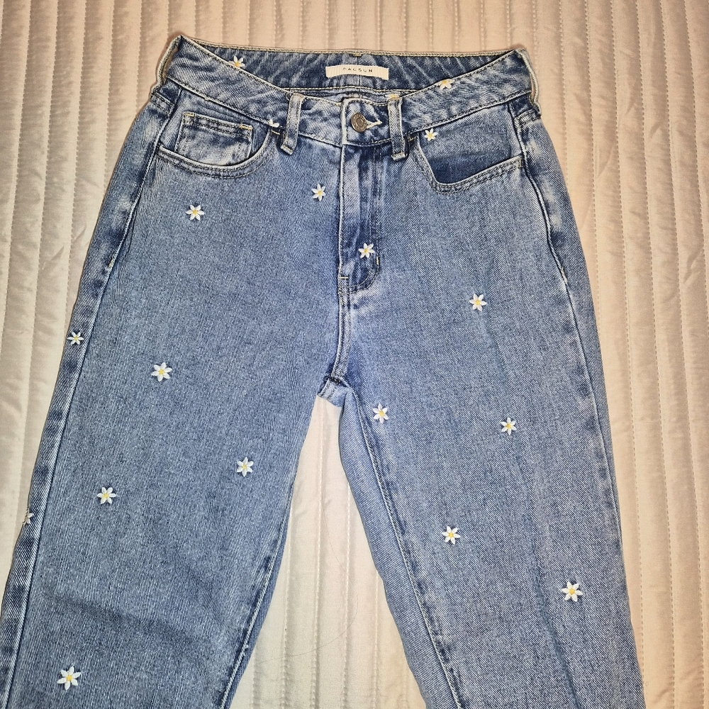 PacSun Light Blue Mom Jeans Size 24 Floral Embroidery